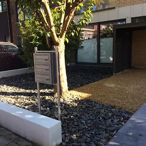 Appartement Met Groot Terras, Mortsel